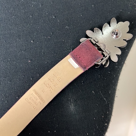 Loft Suede Leather Rhinestones Buckle Burgundy Belt Size Medium - Picture 10 of 16